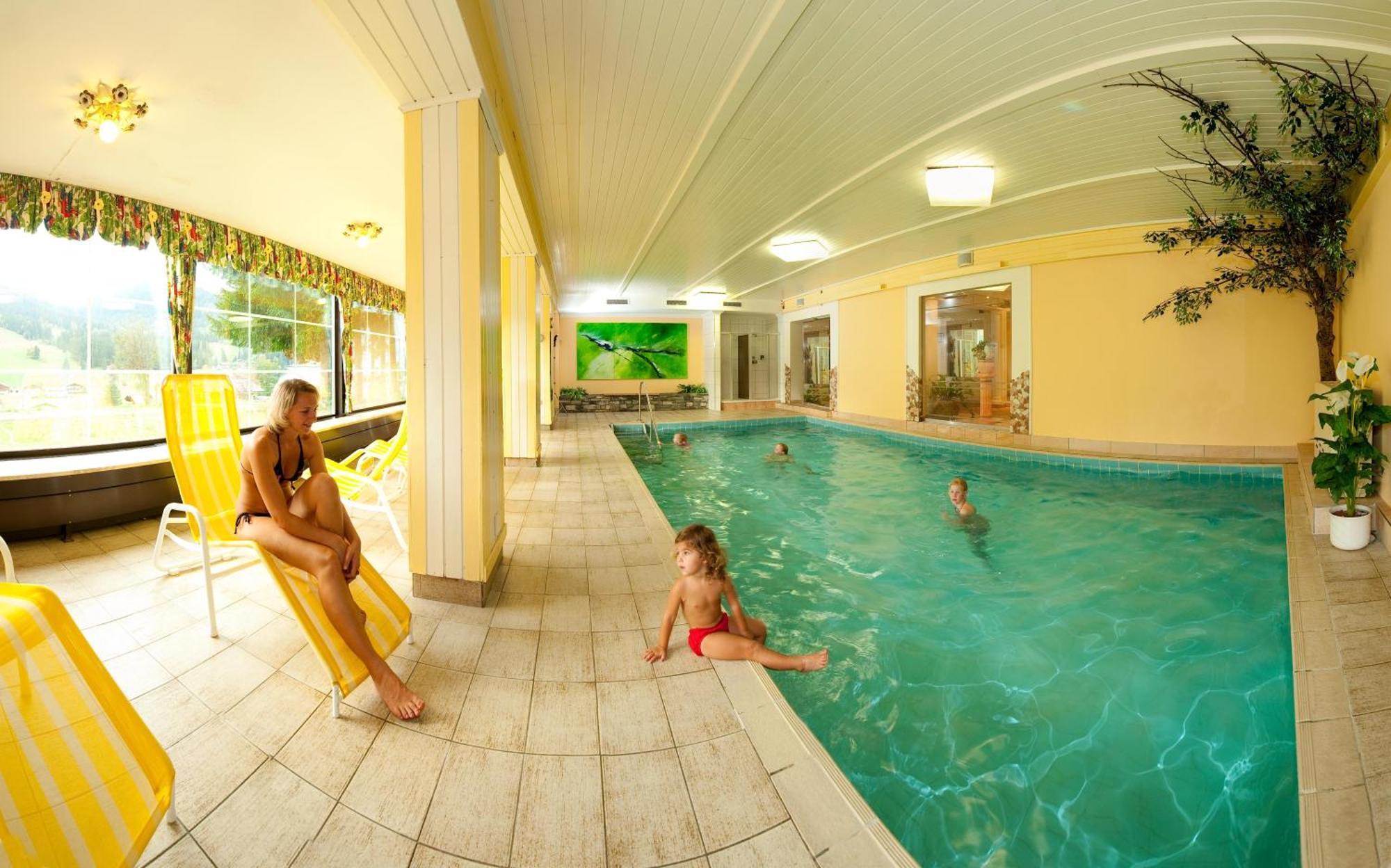 Wohlfuehlresort Und Feriengut Martinerhof Sankt Martin am Tennengebirge Dış mekan fotoğraf