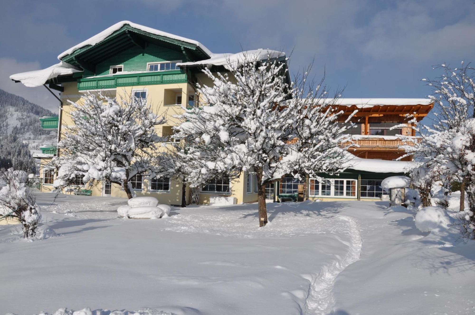 Wohlfuehlresort Und Feriengut Martinerhof Sankt Martin am Tennengebirge Dış mekan fotoğraf
