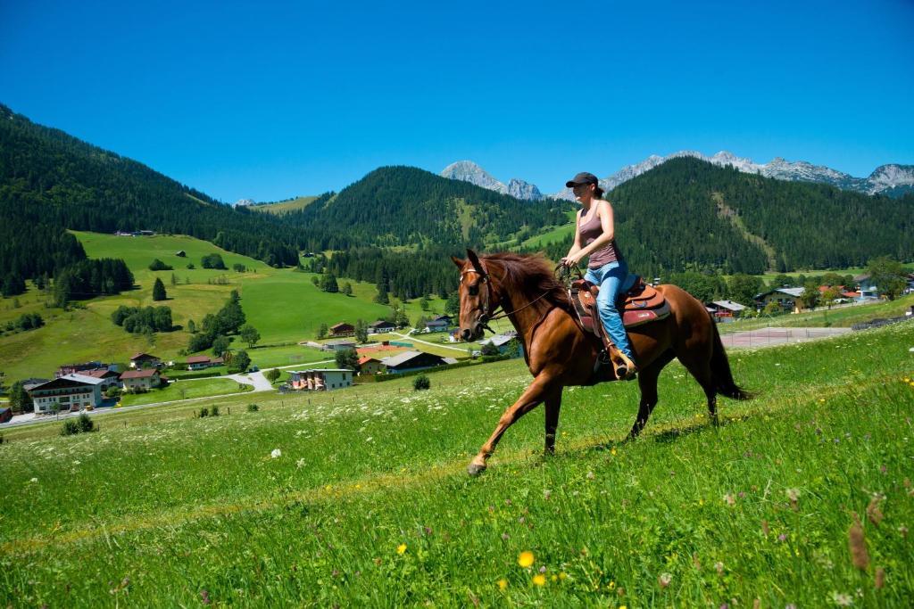 Wohlfuehlresort Und Feriengut Martinerhof Sankt Martin am Tennengebirge Dış mekan fotoğraf