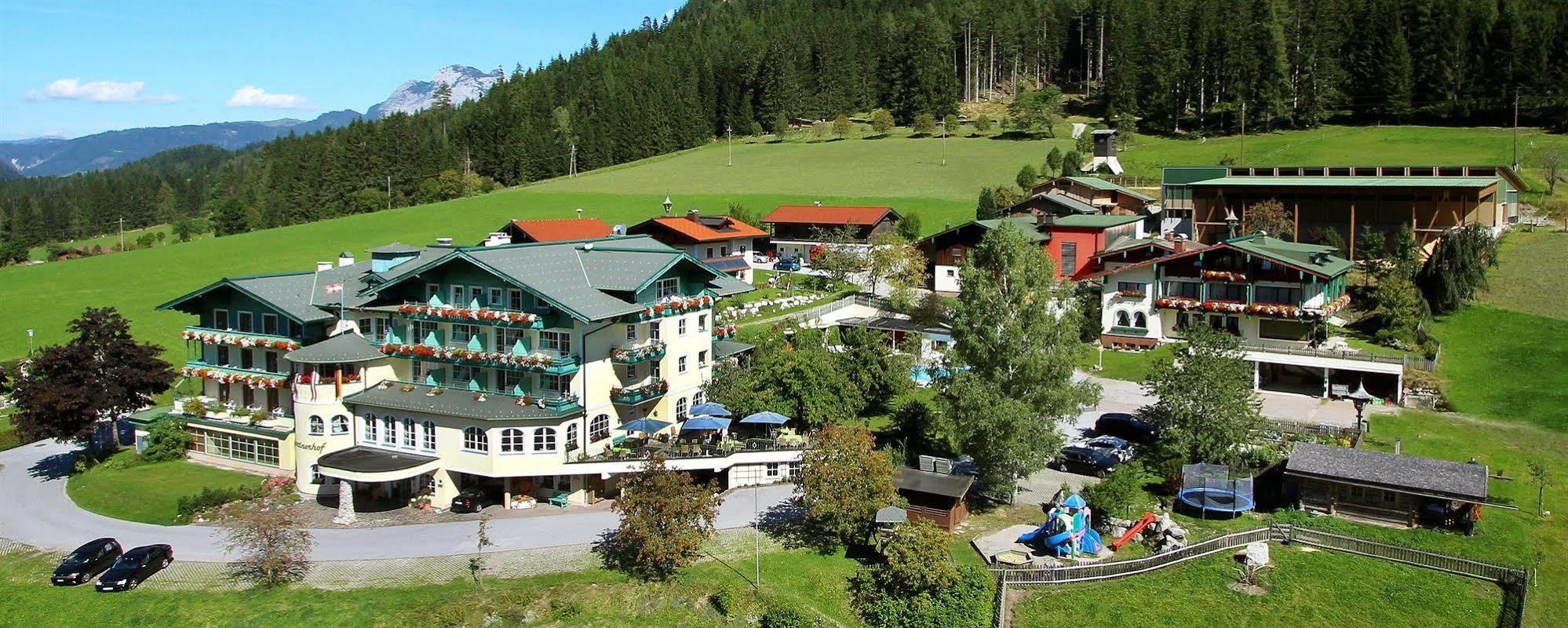 Wohlfuehlresort Und Feriengut Martinerhof Sankt Martin am Tennengebirge Dış mekan fotoğraf