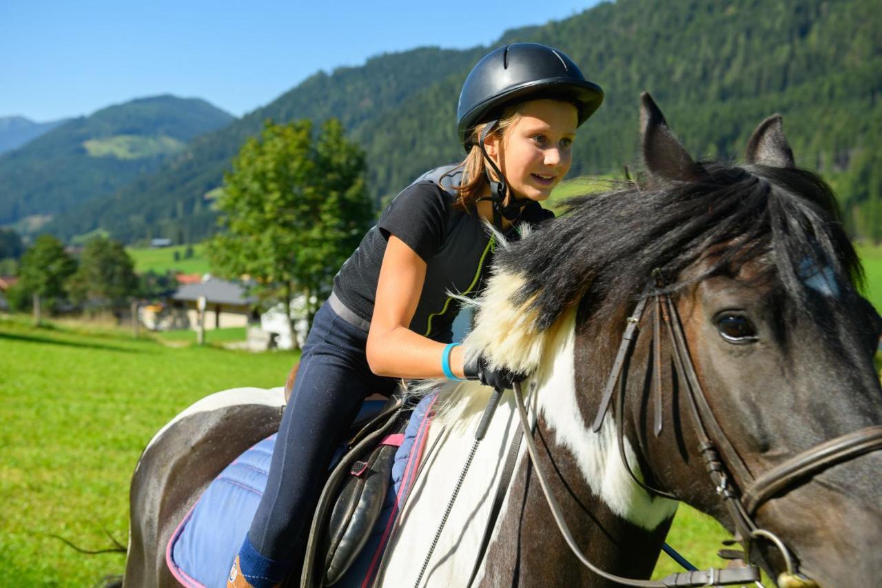 Wohlfuehlresort Und Feriengut Martinerhof Sankt Martin am Tennengebirge Dış mekan fotoğraf