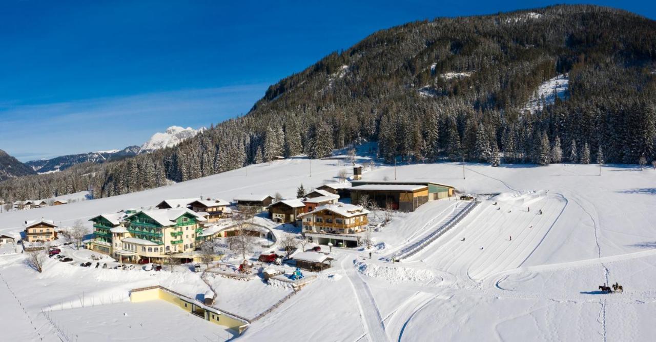 Wohlfuehlresort Und Feriengut Martinerhof Sankt Martin am Tennengebirge Dış mekan fotoğraf